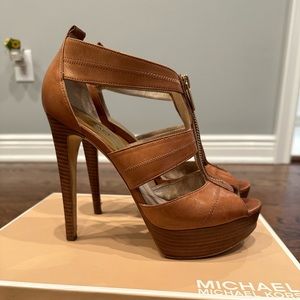 MICHAEL KORS BROWN LEATHER HEELS